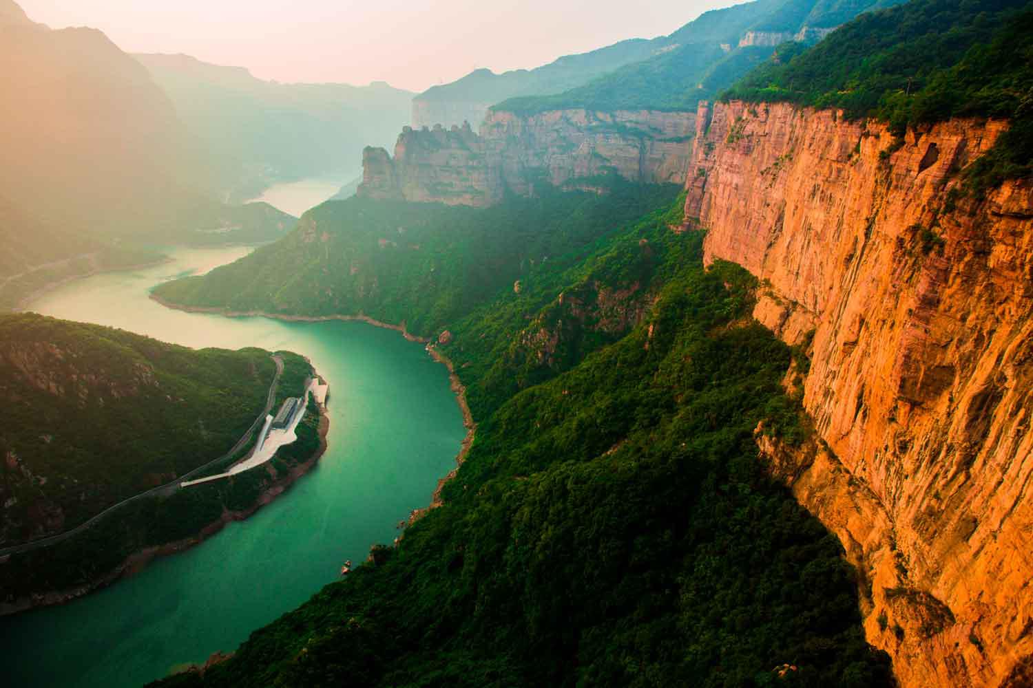 中国国家地理杂志封面所说中国曲峡看太行人间仙境在宝泉